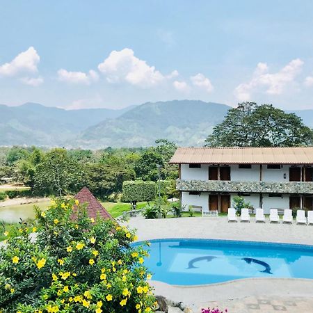 Hosteria Tierra Dorada Yantzaza Luaran gambar