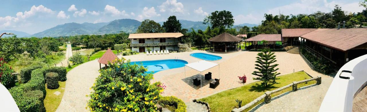 Hosteria Tierra Dorada Yantzaza Luaran gambar