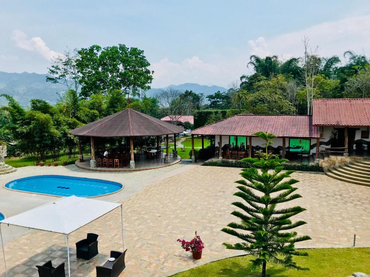 Hosteria Tierra Dorada Yantzaza Luaran gambar
