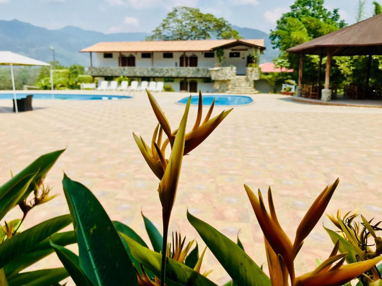 Hosteria Tierra Dorada Yantzaza Luaran gambar