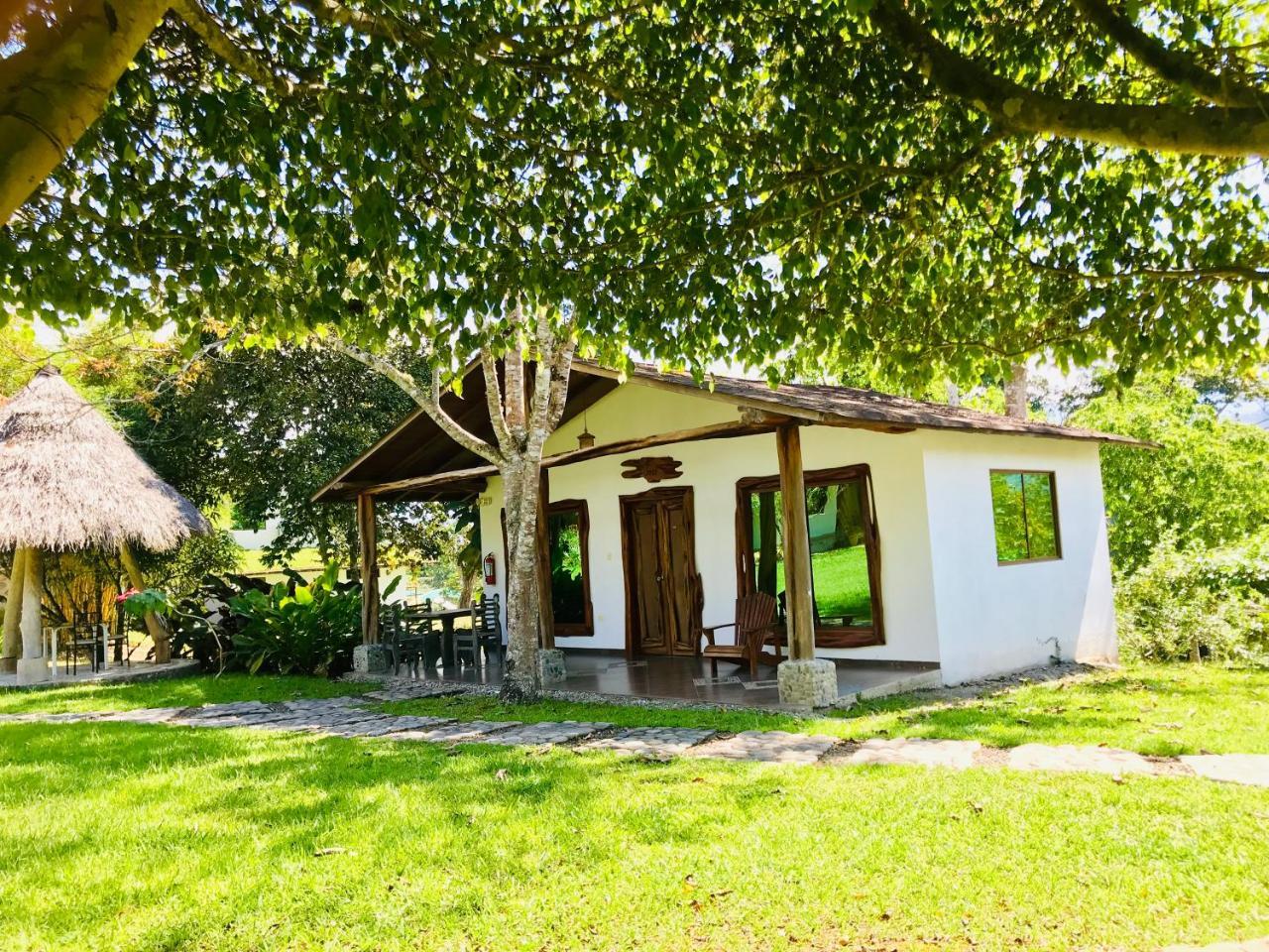 Hosteria Tierra Dorada Yantzaza Luaran gambar