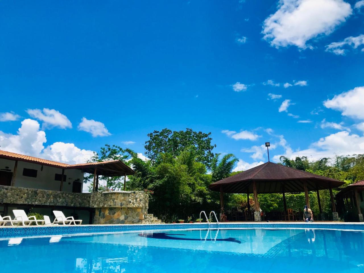 Hosteria Tierra Dorada Yantzaza Luaran gambar